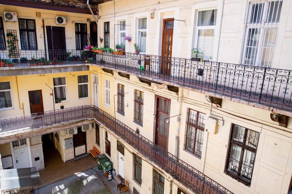 Studio Apartment Next To Famous Party House A38 부다페스트 외부 사진
