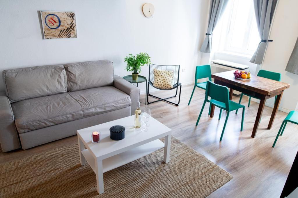 Studio Apartment Next To Famous Party House A38 부다페스트 외부 사진