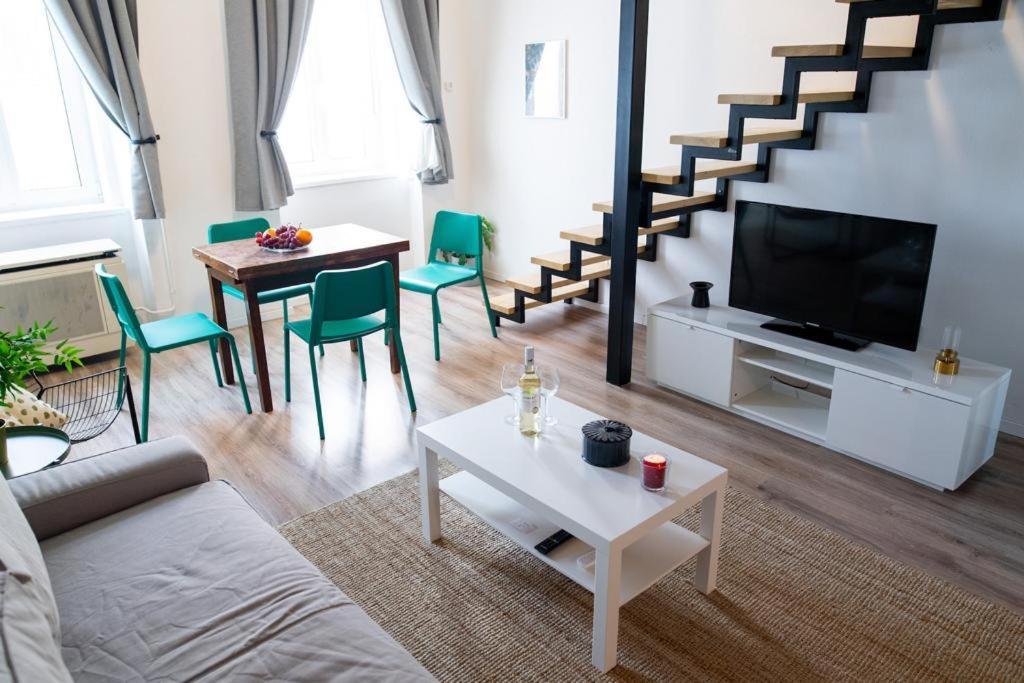 Studio Apartment Next To Famous Party House A38 부다페스트 외부 사진