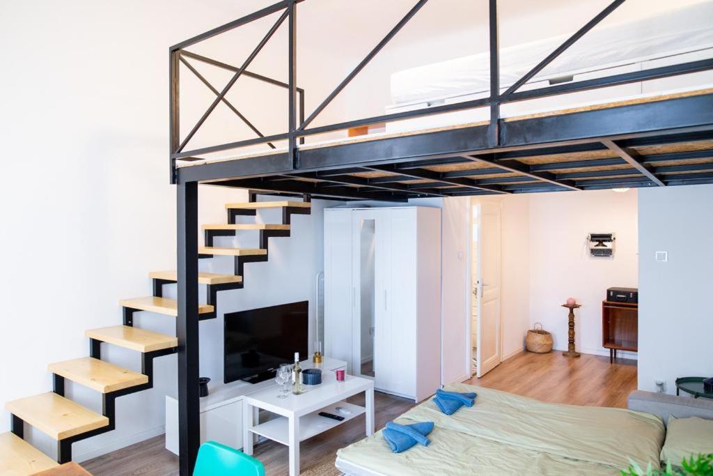 Studio Apartment Next To Famous Party House A38 부다페스트 외부 사진
