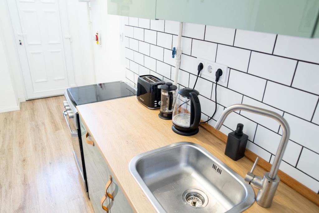 Studio Apartment Next To Famous Party House A38 부다페스트 외부 사진